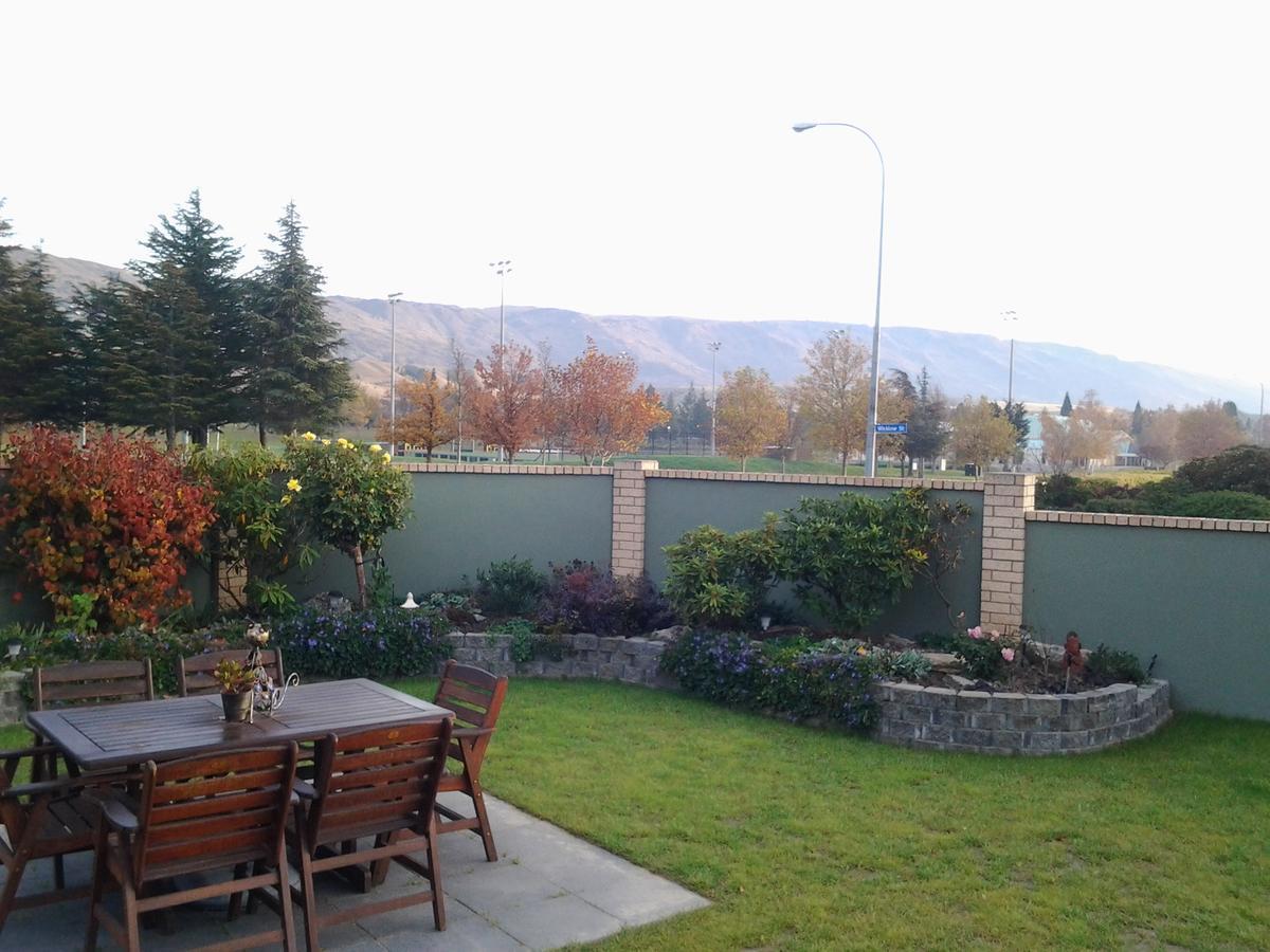 Parkview Bed And Breakfast Cromwell Bagian luar foto
