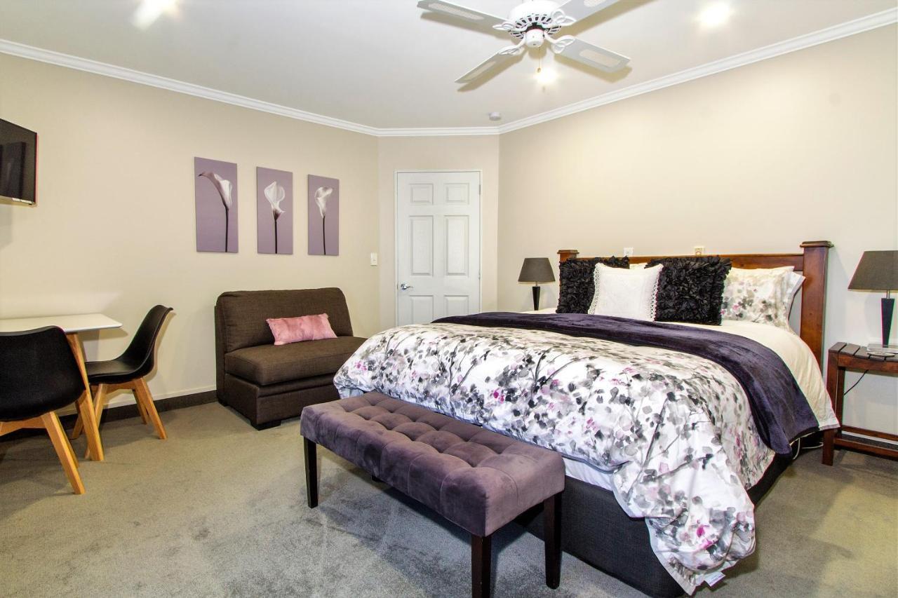 Parkview Bed And Breakfast Cromwell Bagian luar foto